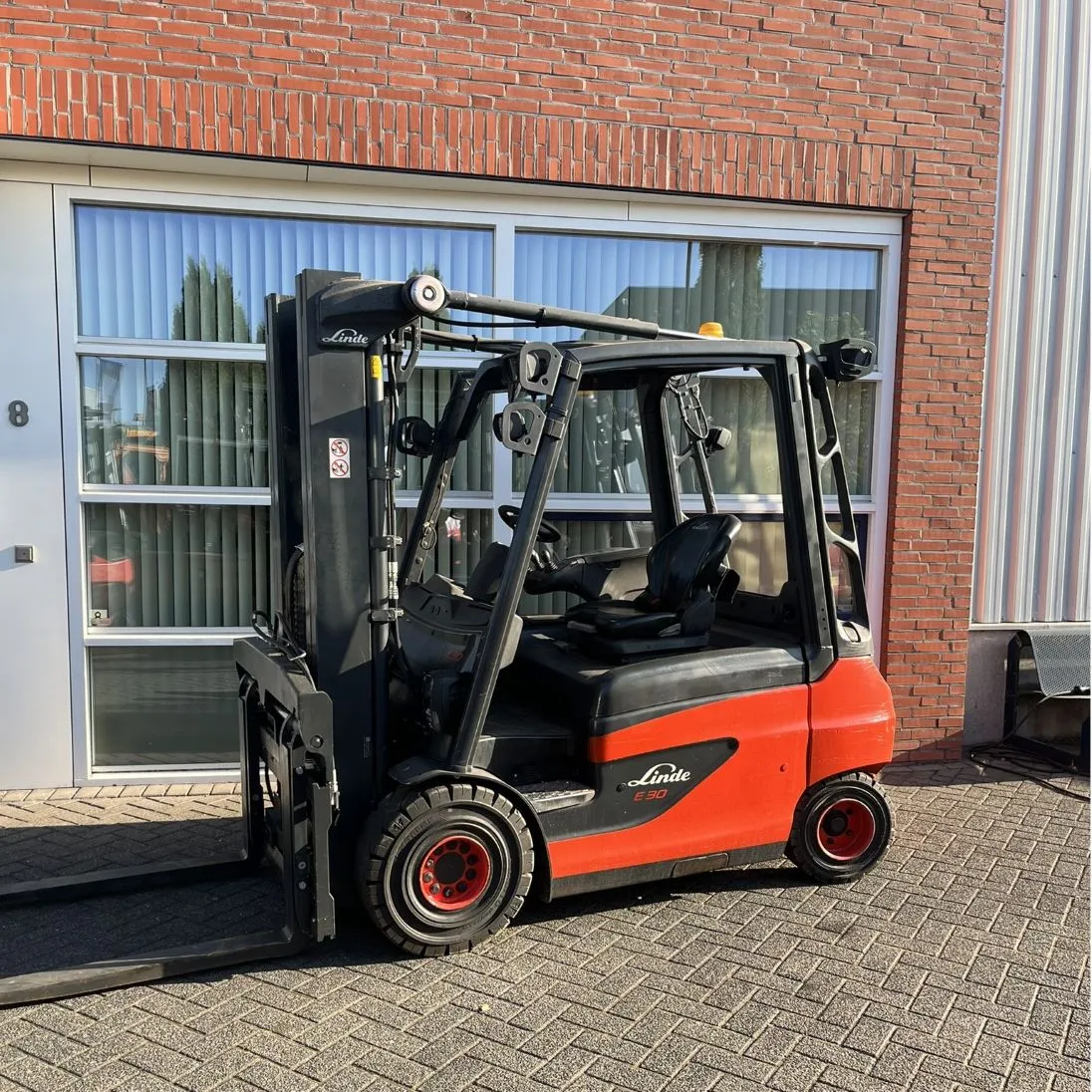 Linde-E30-01-