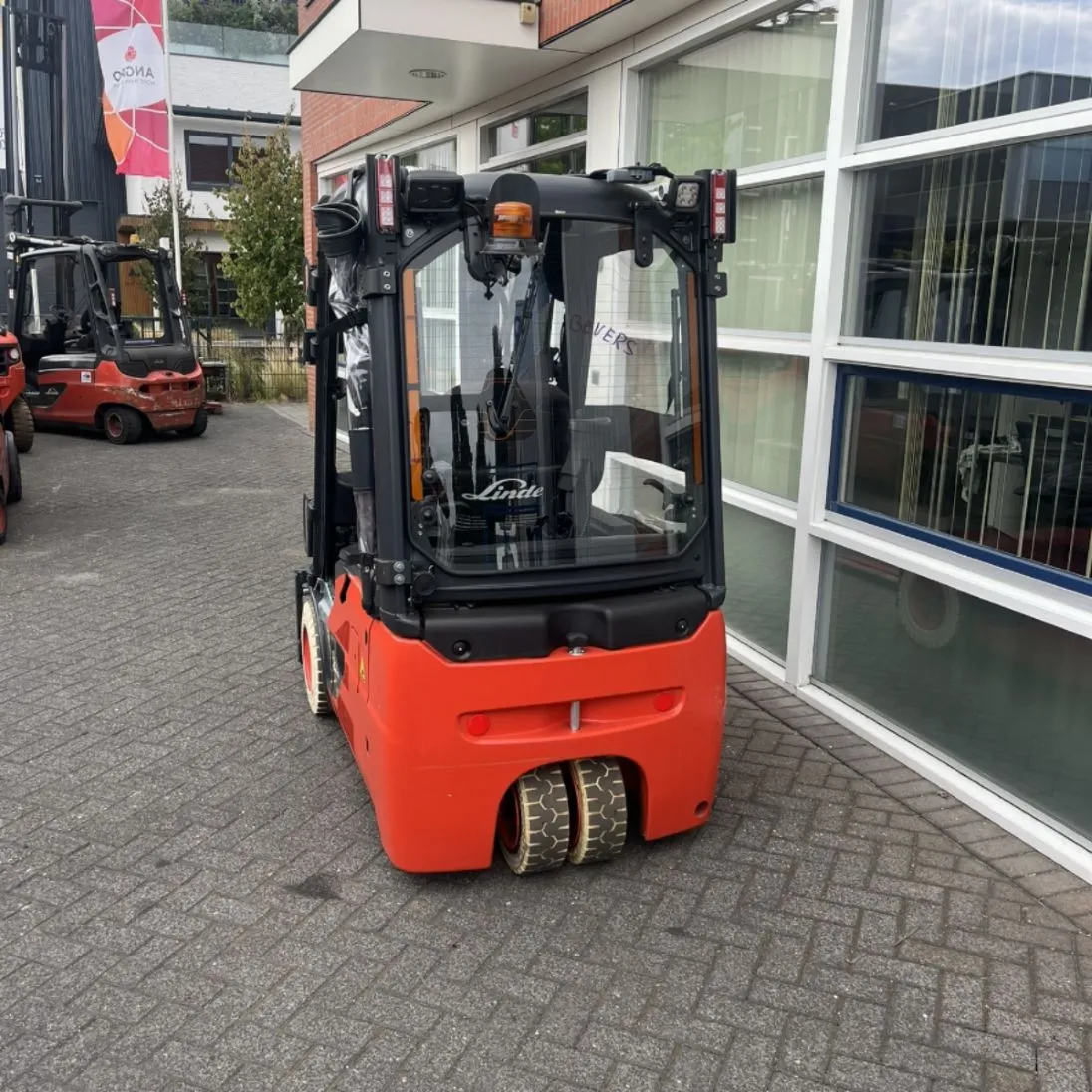 Nieuwe Linde E16