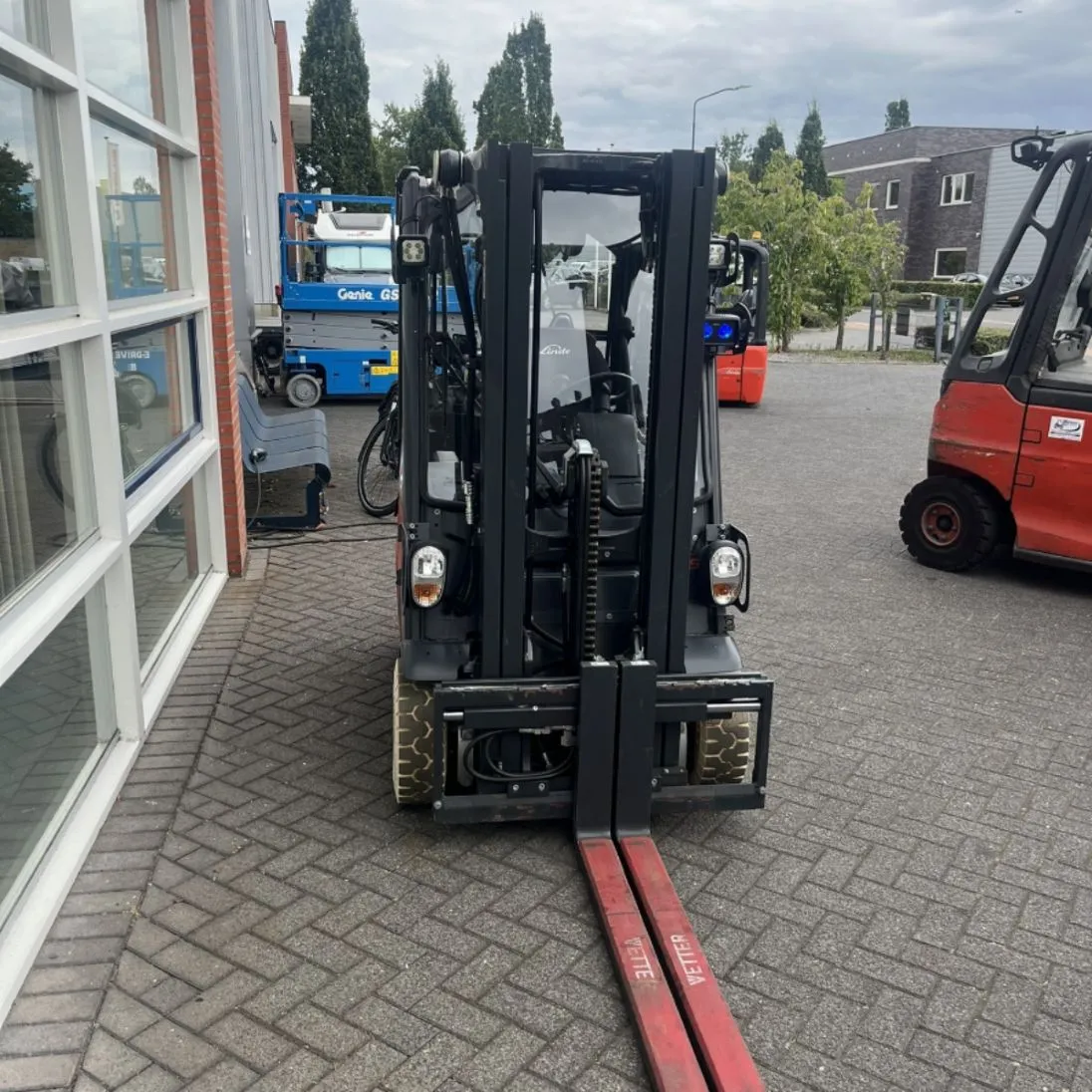 Nieuwe elektrsiche linde heftruck
